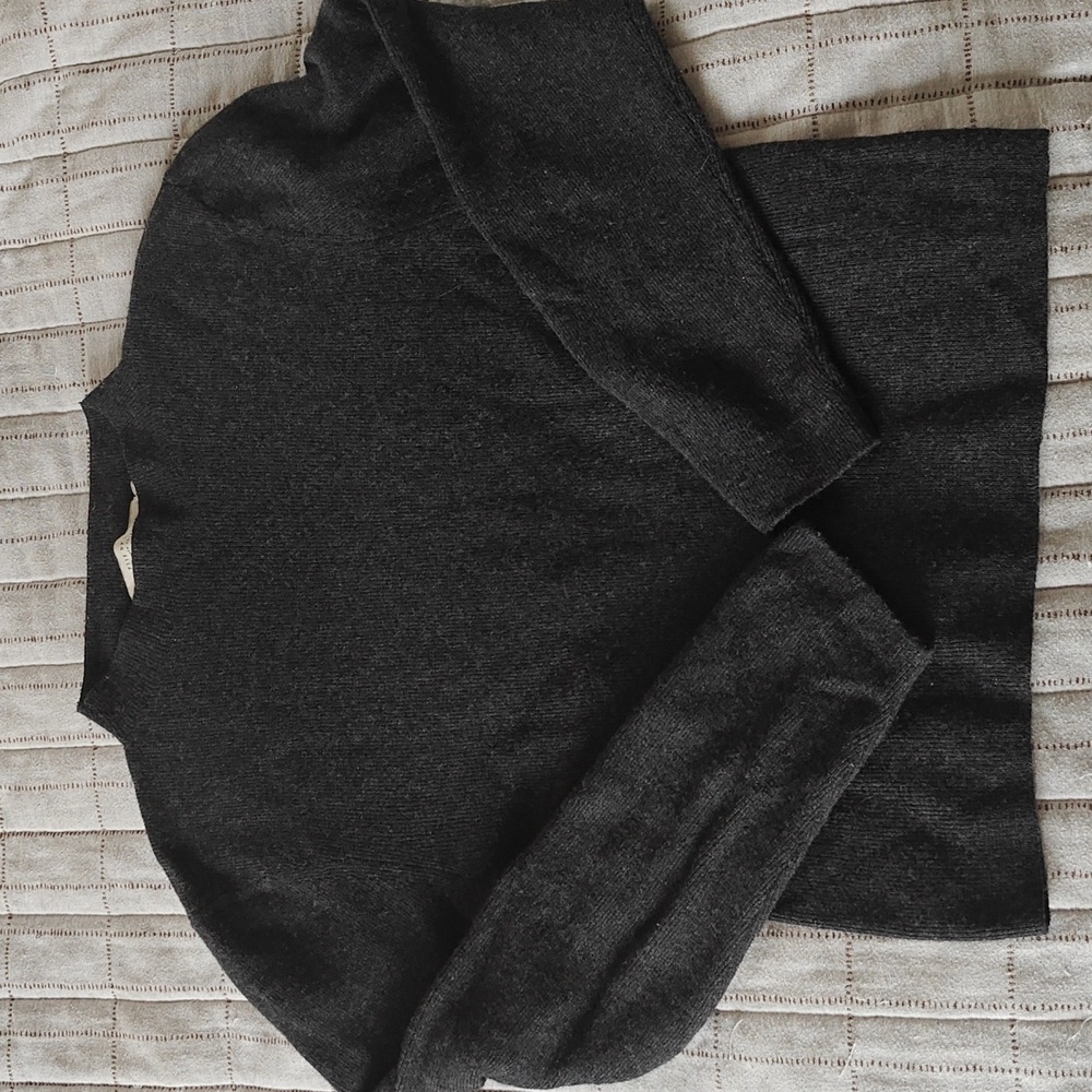 7115 By Szeki Merino Sweater s